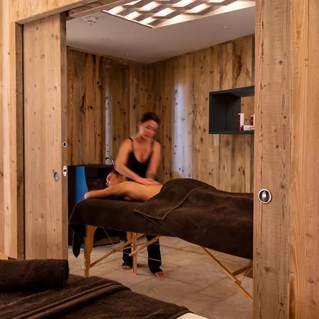 Hotel Les Regalia & 5*